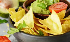 Jak jeść guacamole? Najlepsze sposoby i nieoczywiste połączenia