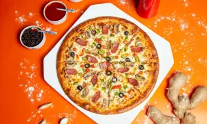 Ile kalorii ma pizza 30 cm? Sprawdź, jak uniknąć dietetycznych pułapek!