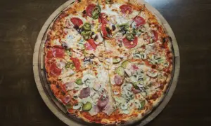 Ile kalorii ma pizza? Odkryj, co wpływa na jej kaloryczność