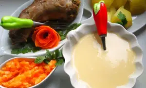 Prosty przepis na pyszny sos do potrawki z kurczaka – popraw smak dania w kilka minut
