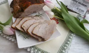 Ile piec szynkę w piekarniku? Sprawdź czas i uniknij suchości mięsa!