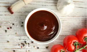 Jak zrobić sos barbecue z ketchupu, który zachwyci Twoich gości