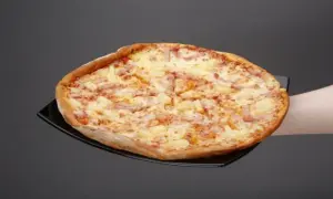Ile waży pizza 30 cm? Sprawdź wagę, kalorie i porównaj rozmiary pizzy