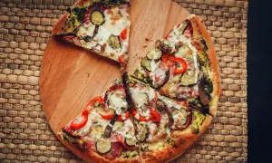 Jak zrobić idealną pizzę jak w domu - proste przepisy i porady