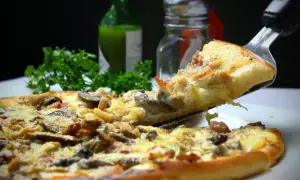 Ile piec pizzę Guseppe, aby uniknąć przypalenia i uzyskać idealny smak