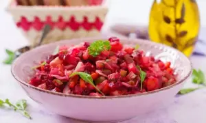 Czym zastąpić granat w sałatce? Proste zamienniki dla idealnego smaku