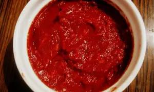 Jak zrobić sos na pizzę - prosty przepis na idealny smak