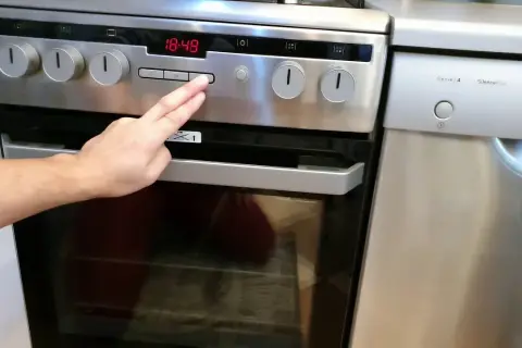 Jak włączyć piekarnik Mastercook Wrozamet - proste kroki do sukcesu