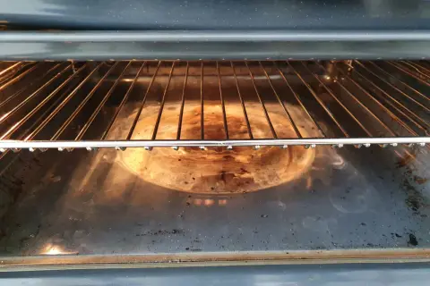 Dlaczego piekarnik przypala potrawy? Oto 7 najczęstszych przyczyn