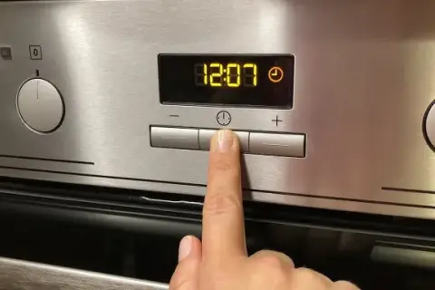 Jak zmienić godzinę w piekarniku Electrolux - proste kroki i porady