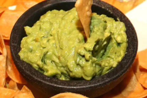 Jak przechowywać guacamole, aby uniknąć psucia i brązowienia