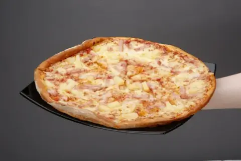 Ile waży pizza 30 cm? Sprawdź wagę, kalorie i porównaj rozmiary pizzy