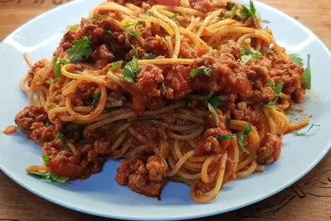 Jak pasteryzować sos do spaghetti z mięsem mielonym bez błędów