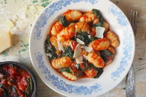 Gnocchi z jakim sosem? Proste i pyszne pomysły na idealne połączenia smaków