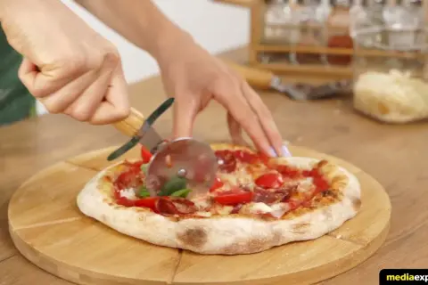 Ile piec pizze na kamieniu? Odkryj idealny czas pieczenia dla każdej grubości ciasta