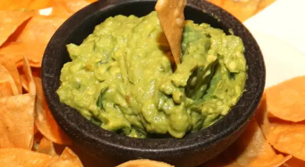 Jak przechowywać guacamole, aby uniknąć psucia i brązowienia