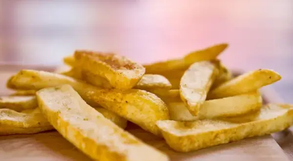 Na ile nastawić piekarnik na frytki, aby uniknąć ich wysuszenia?
