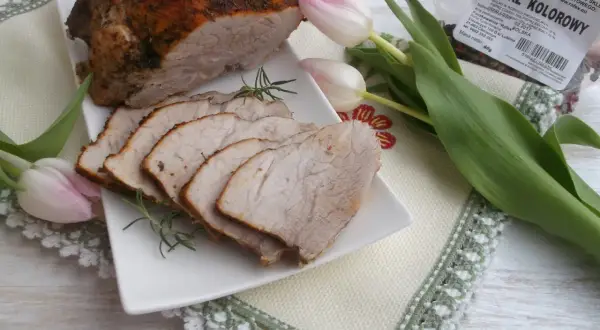 Ile piec szynkę w piekarniku? Sprawdź czas i uniknij suchości mięsa!