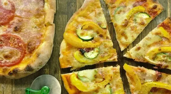 Jak zrobić szybką pizzę w 15 minut bez czekania na ciasto