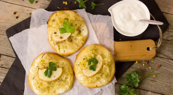 Ile kcal ma domowa pizza? Sprawdź, jak zmniejszyć kalorie!
