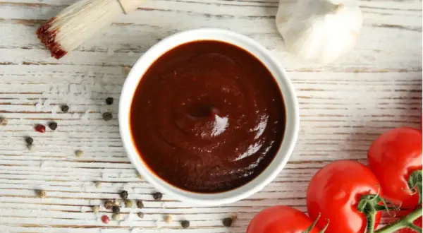 Jak zrobić sos barbecue z ketchupu, który zachwyci Twoich gości