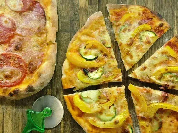 Jak zrobić szybką pizzę w 15 minut bez czekania na ciasto