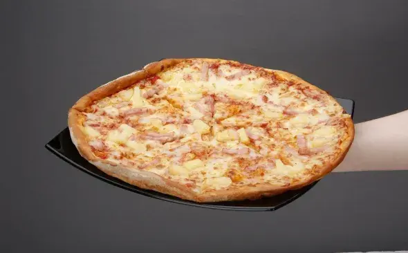 Ile waży pizza 30 cm? Sprawdź wagę, kalorie i porównaj rozmiary pizzy