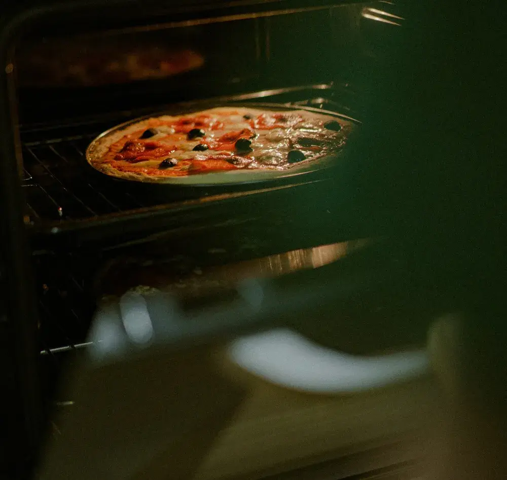 Pizza z termoobiegiem czy bez – która metoda daje lepsze efekty?