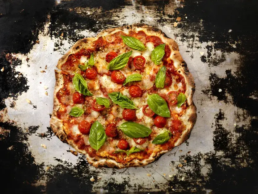Zdjęcie Jaka mąka do pizzy? Odkryj sekrety idealnego ciasta na pizzę