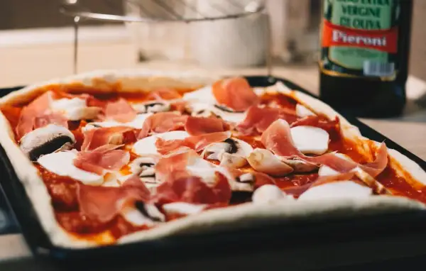 Jak zrobić pizzę domową - idealne ciasto i składniki, które zaskoczą